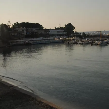 לינה וארוחת בוקר Summer פונטנה ביאנקה