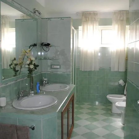 White Beb Bed & Breakfast *